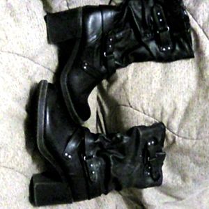 Avove the ankle 3 inch sturdy heel boot